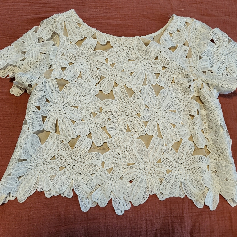 Liv Los Angeles crop embroider overlay shirt size Small